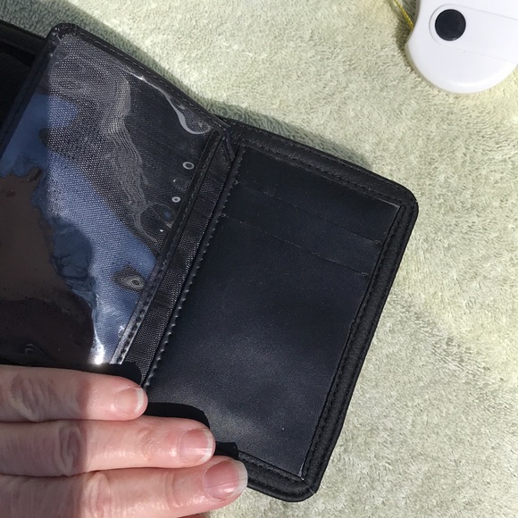 Le Tique  wristlet black and silver hardware defect see picture - Picture 5 of 10